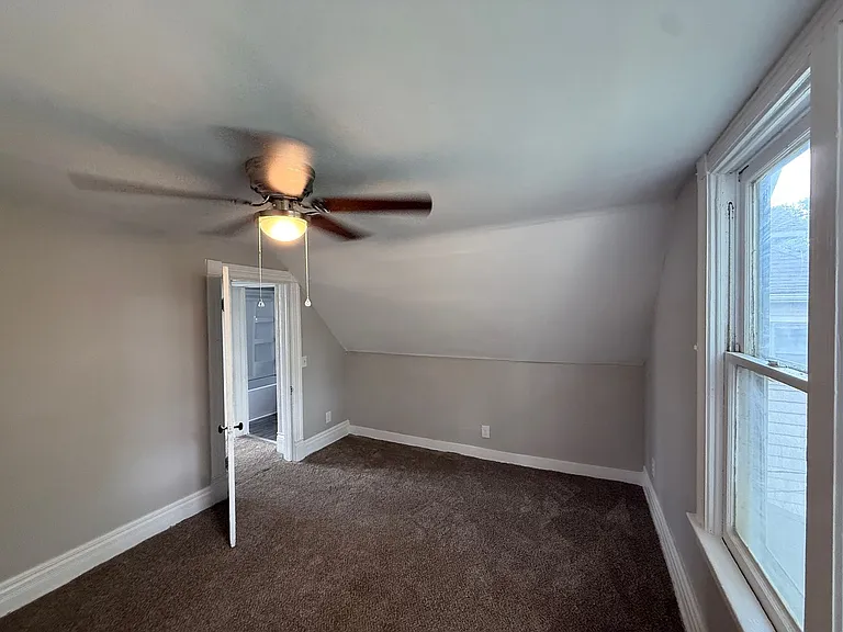 938 W Edwards St — Photo 24