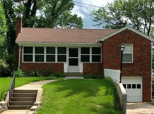 2800 Francis Dr, Godfrey, IL 62035