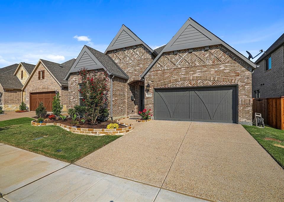 1st image of 4532 Sir Craig Dr