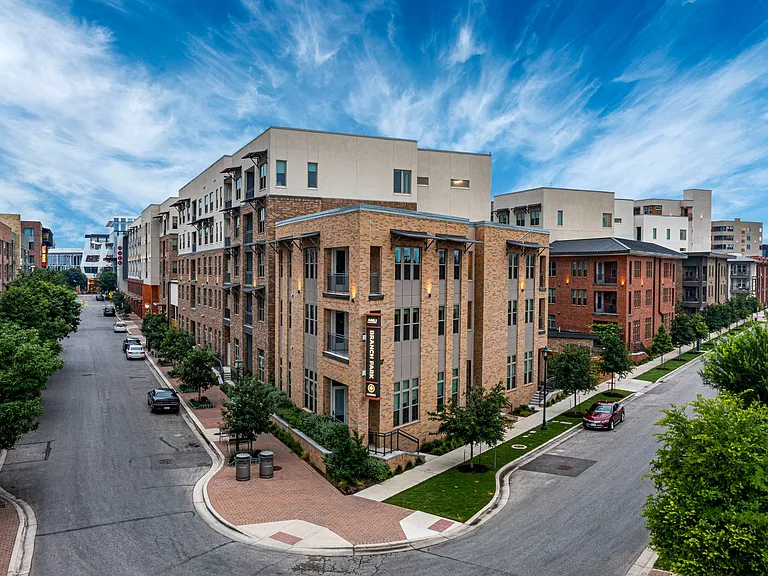 BranchPark_exterior_building 3-77