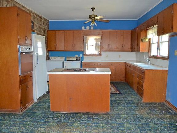 3rd image of 1715 W Country Club Blvd