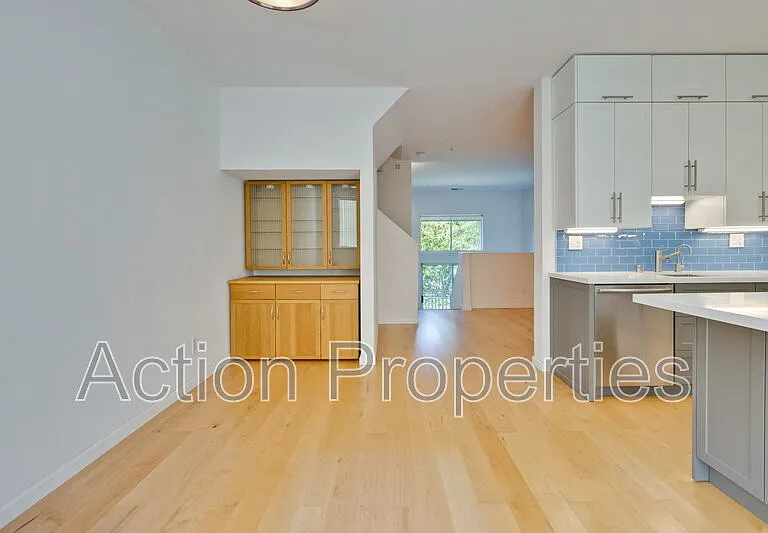 158 Holly Ct — Photo 6