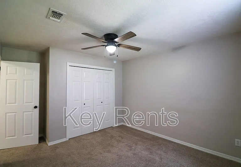 9001 Thompson Dr — Photo 16