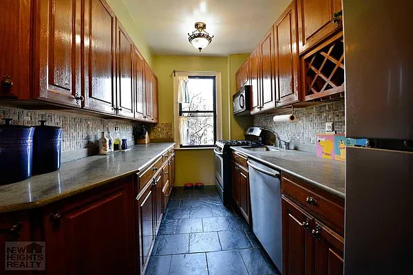 Sold by New Heights Realty | media 23