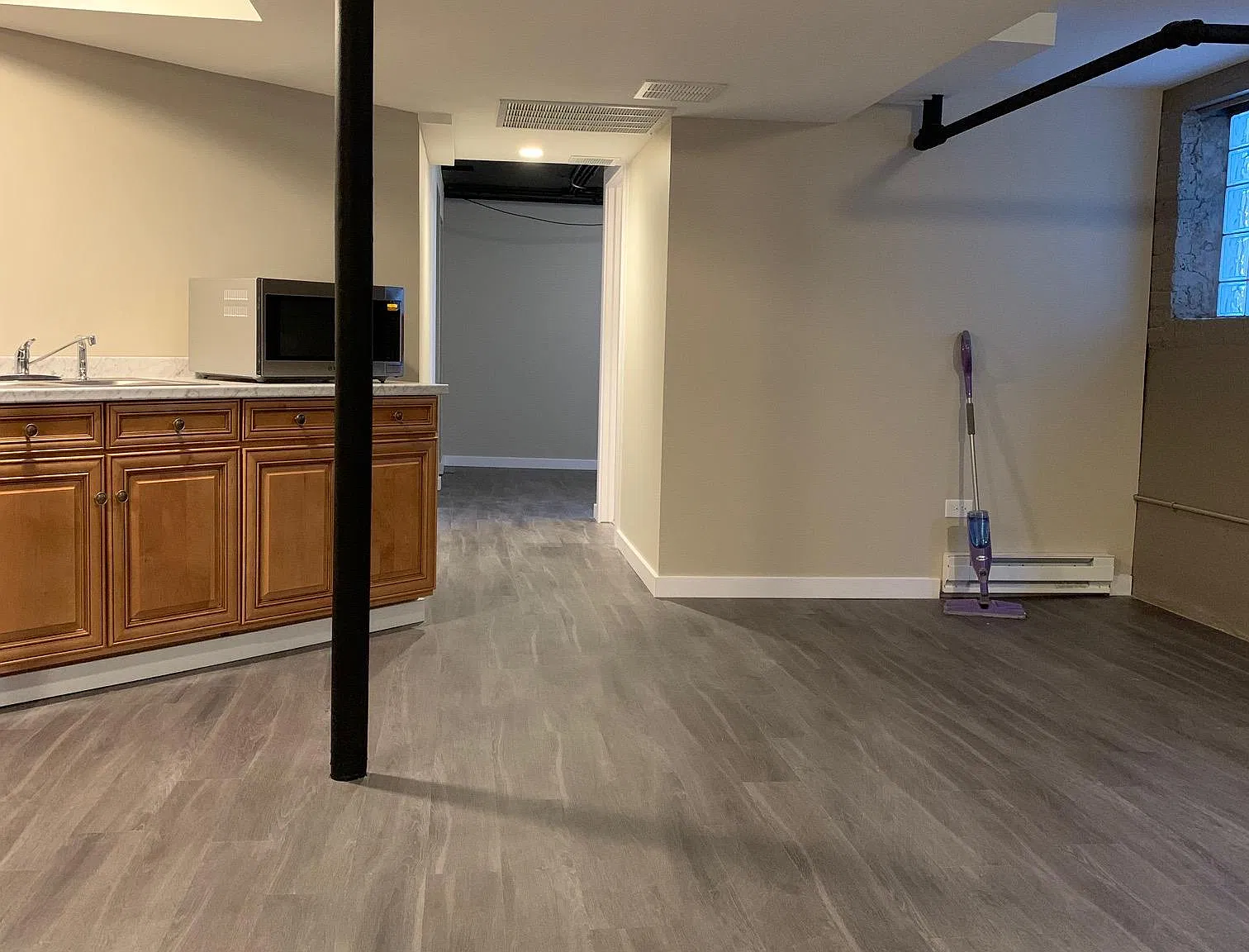 1 bed, 925 sqft, $1,600 — Photo 3