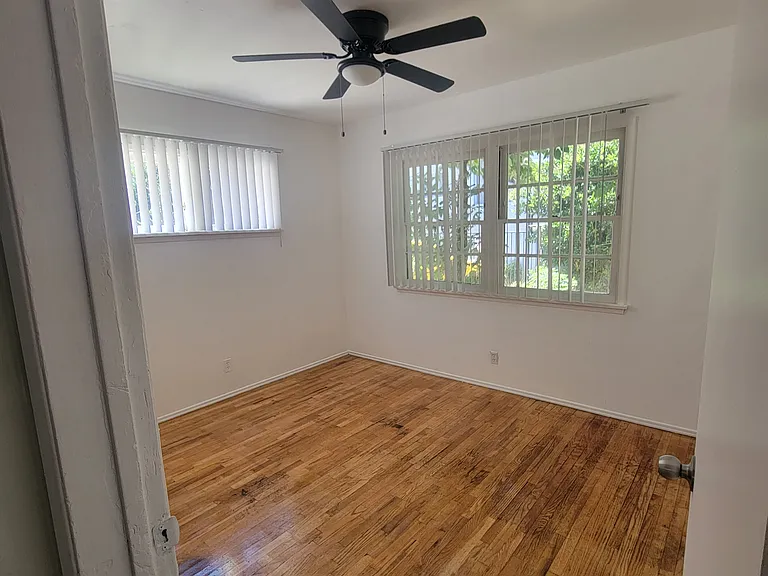 13842 Burbank Blvd #13842 — Photo 4