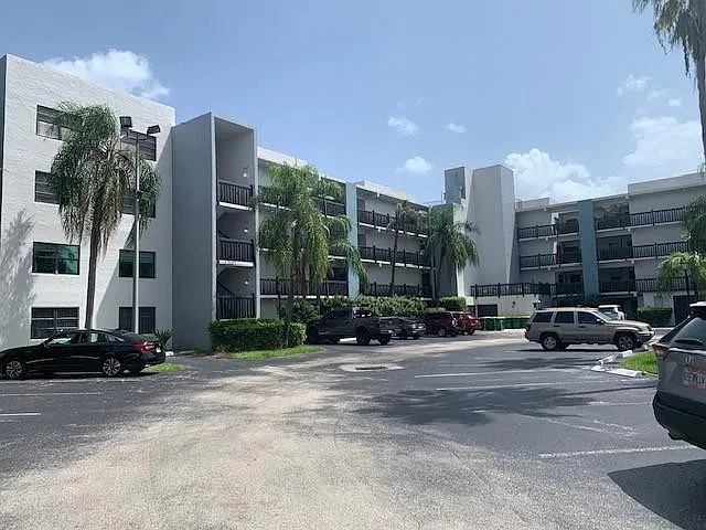 2 bed, 2.0 bath, 1210 sqft, $2,200 — Photo 1