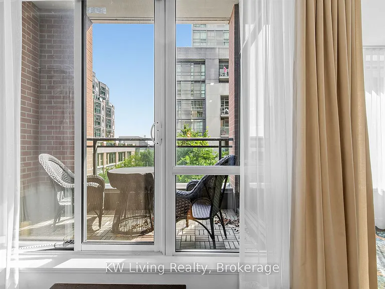 1171 Queen St W #305 — Photo 21