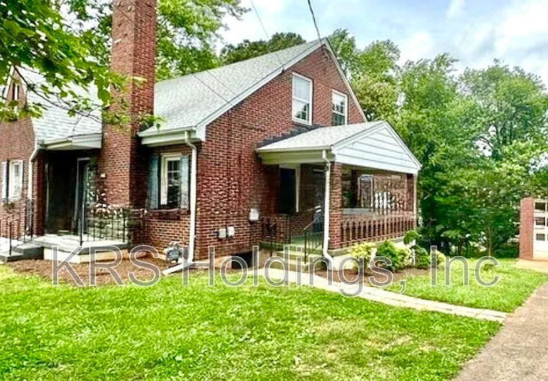 1116 Chestnut Hill Dr — Photo 2