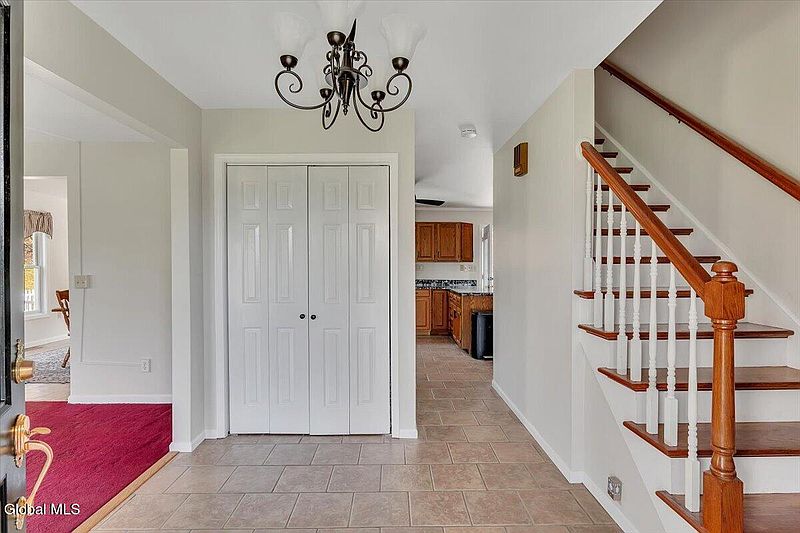 5th image of 641 Knickerbocker Road