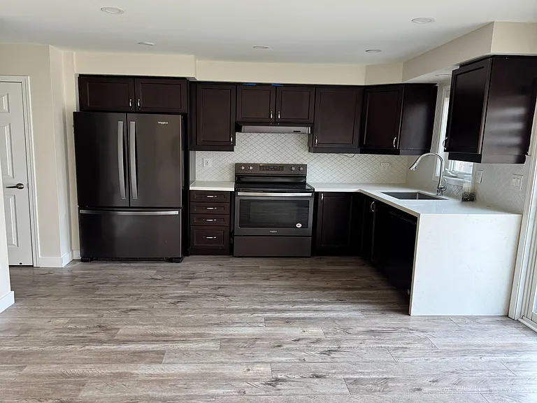 111 Higginbotham Cres — Photo 7