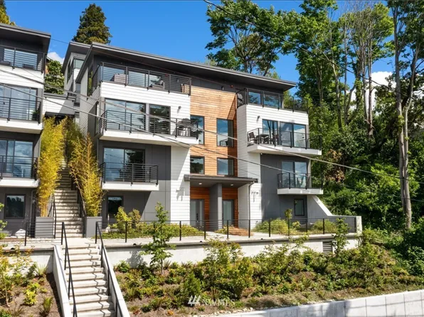 2202 12th Ave W, Seattle, WA 98119