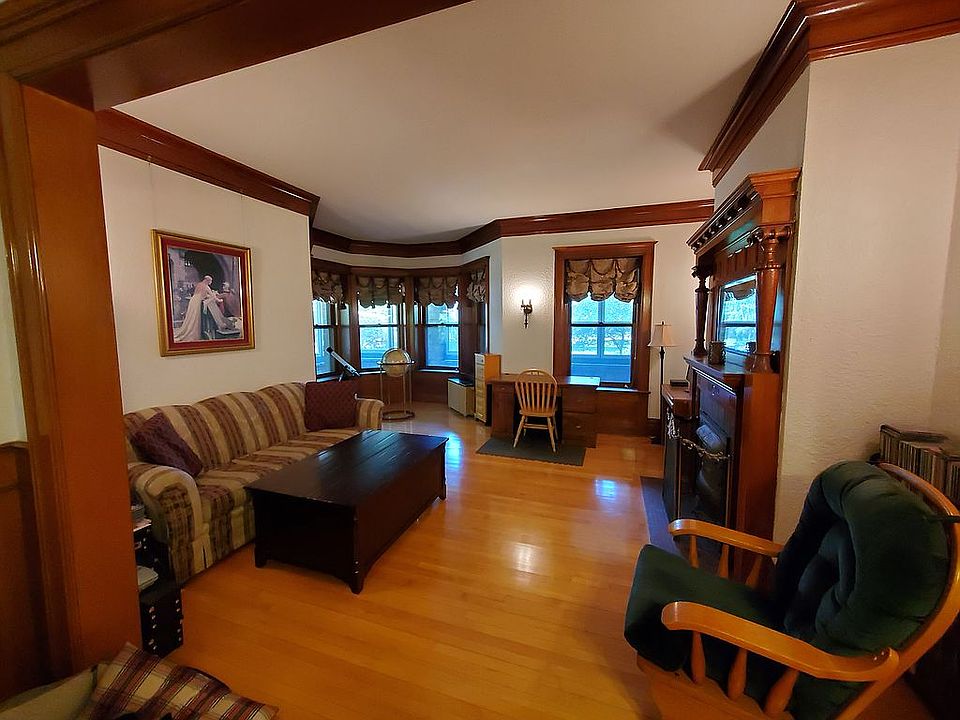 1449 Knapp St, Oshkosh, WI 54902 Zillow