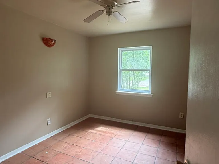 5103 Wildewood Ave — Photo 6
