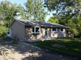 365 Holmur Dr, Waterford, MI