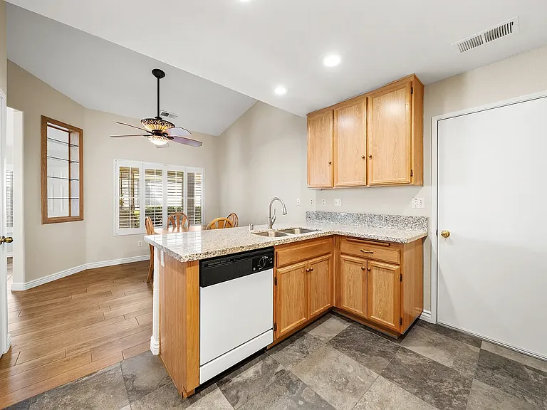 40609 Corte Albara — Photo 11