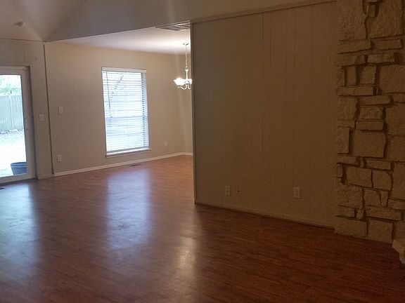 Large lining room flows to dining room