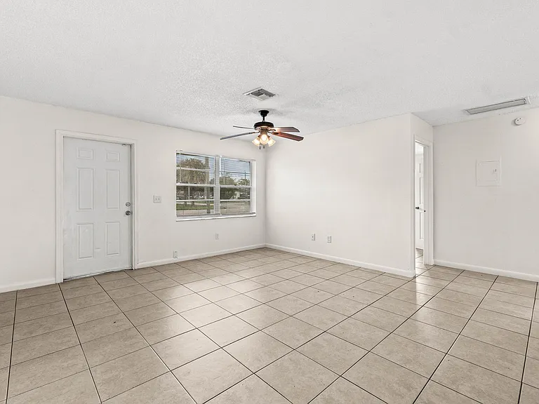 4807 Gulfstream Rd — Photo 4