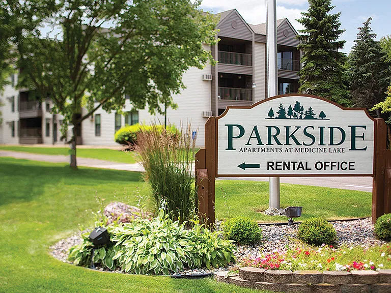 Parkside at Medicine Lake — Photo 14