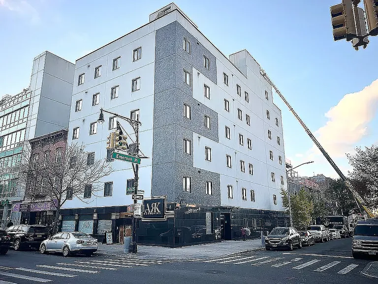 112 Emerson Pl #6AB — Photo 1