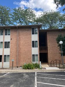 5813 Oakwood Dr APT C, Lisle, IL, 60532