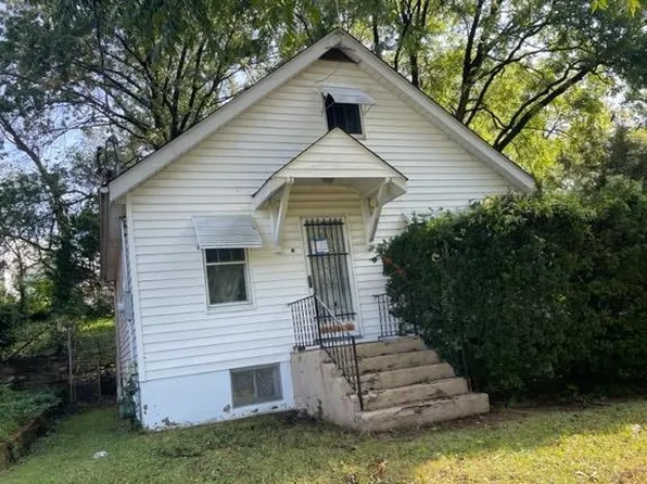 9956 Valley Dr, Saint Louis, MO 63137