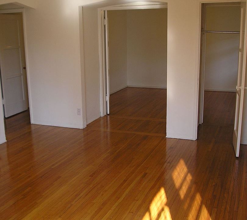 2nd image of 416 1/2 N Gardner St