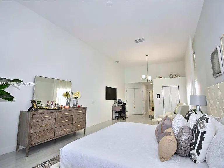 710 Lake Blvd — Photo 10