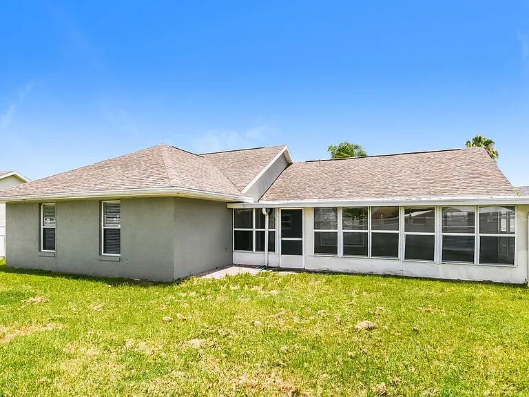 2708 Ashley Ct — Photo 16