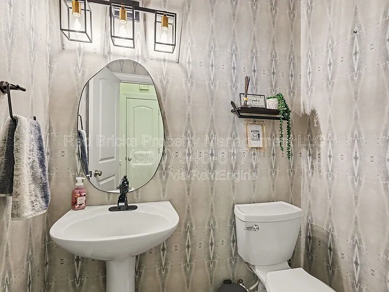 10644 Euclid Ave NW — Photo 20