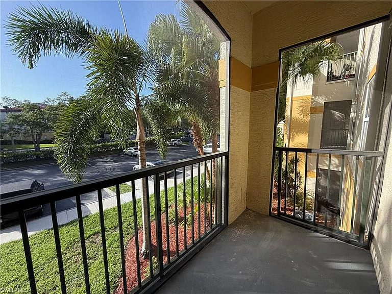 11530 Villa Grand #1109 — Photo 10