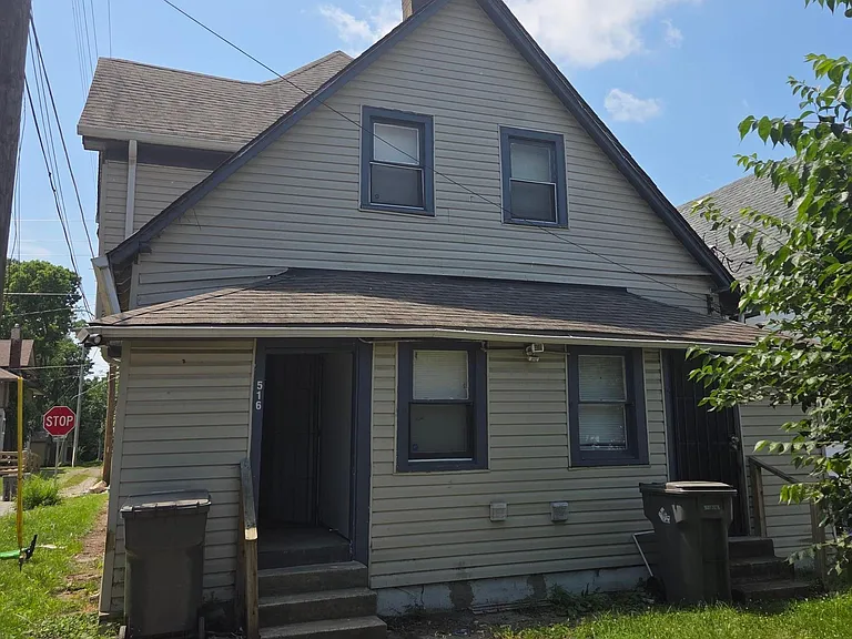 516 W 28th St — Photo 16