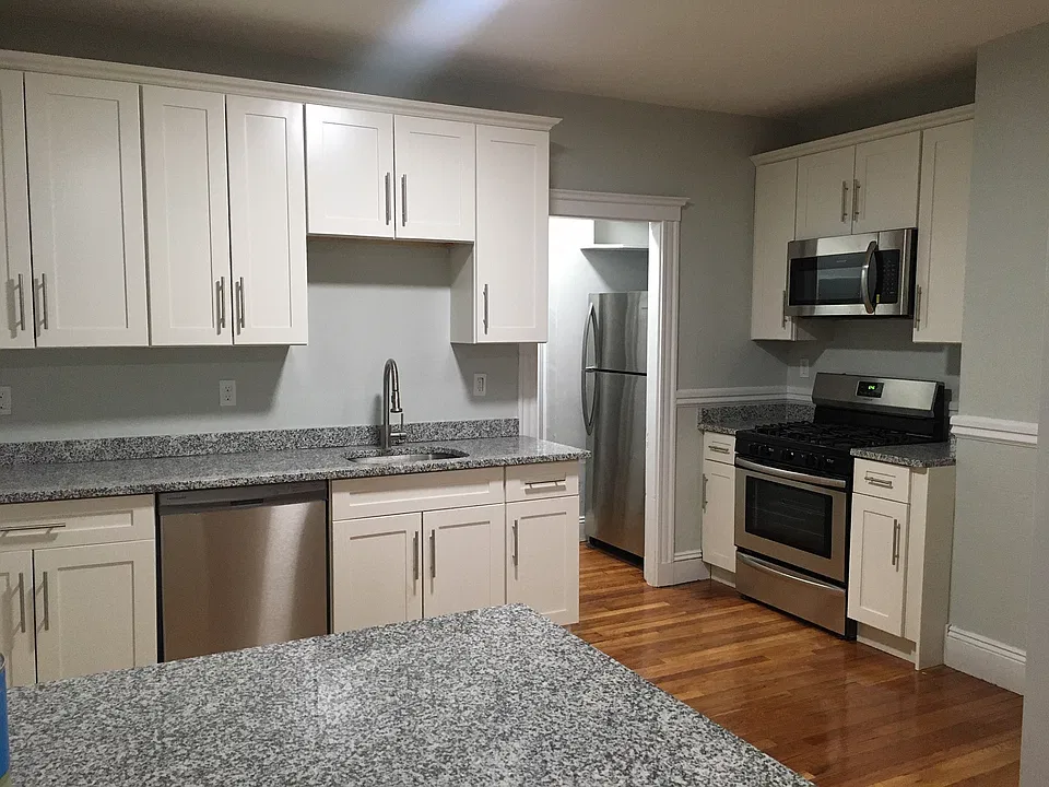 12 Verona St #2L