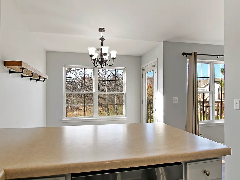 1037 N Village Dr #4 — Photo 13