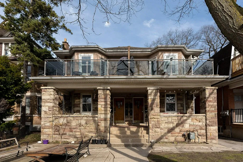 405 Parkside Drive Toronto — Photo 2