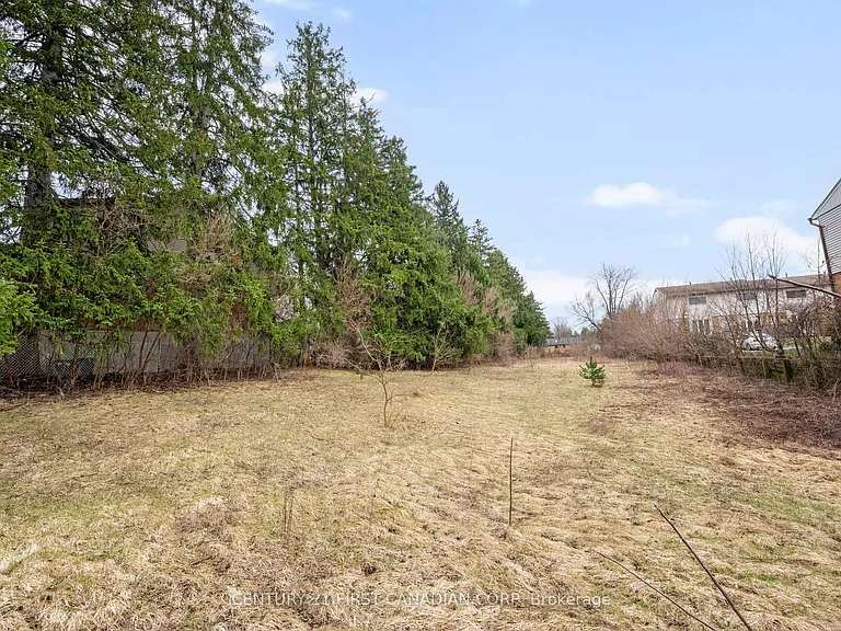 1326 Commissioners Rd W — Photo 29