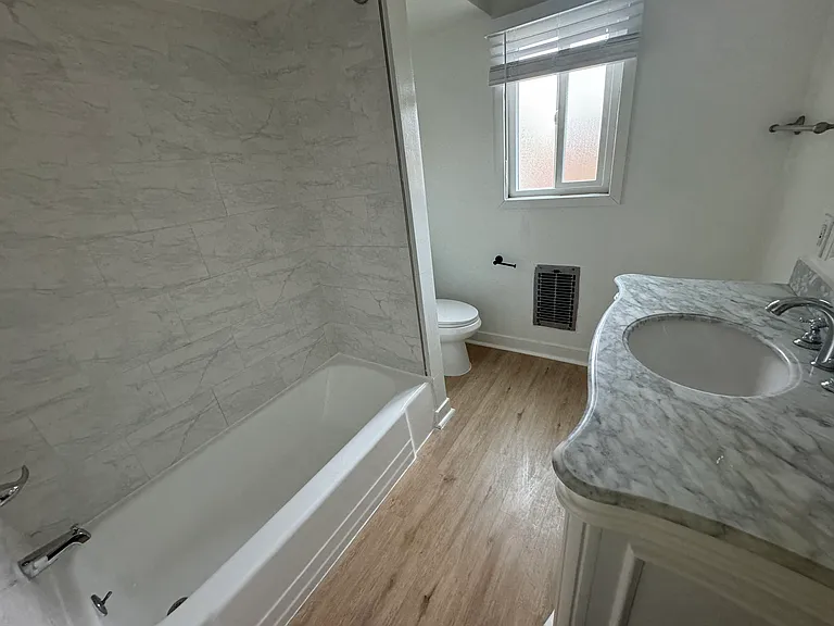14931 Roscoe Blvd — Photo 11