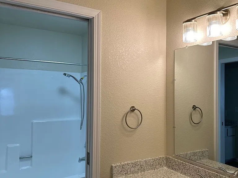 5840 Garfield Avenue — Photo 14
