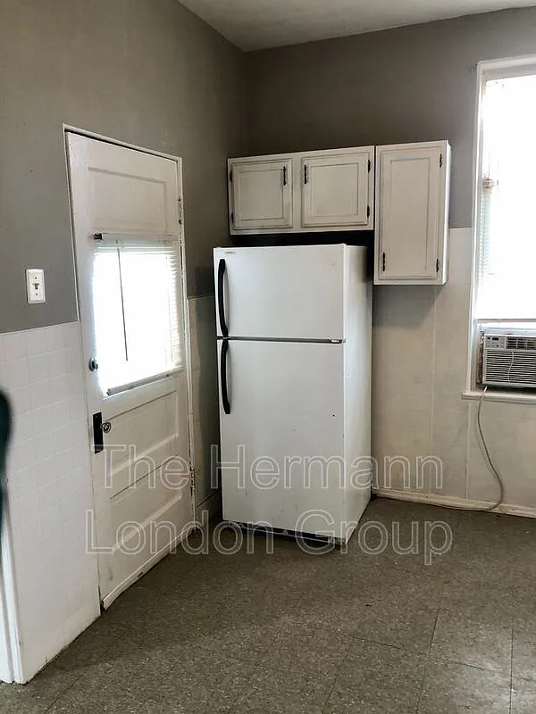 2 bed, 1.0 bath, 995 sqft, $900 — Photo 3