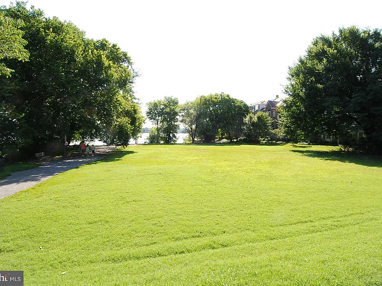 720 Battery Pl — Photo 26