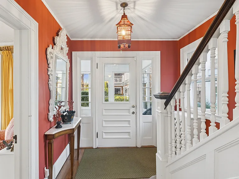 106 Meeting House Ln — Photo 12