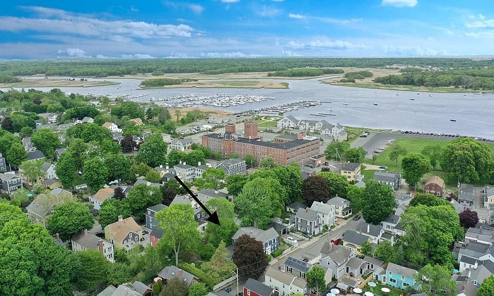 1st image of 16 Carter St #1