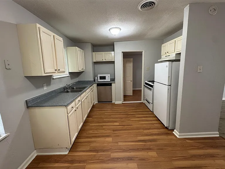 5122 Windemere St — Photo 3