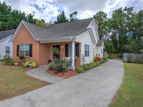 42 Pointe North Dr, Cartersville, GA 30120