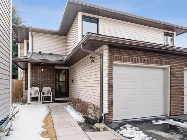 11333 N 30th St SW #43, Calgary, AB T2W 3Z6
