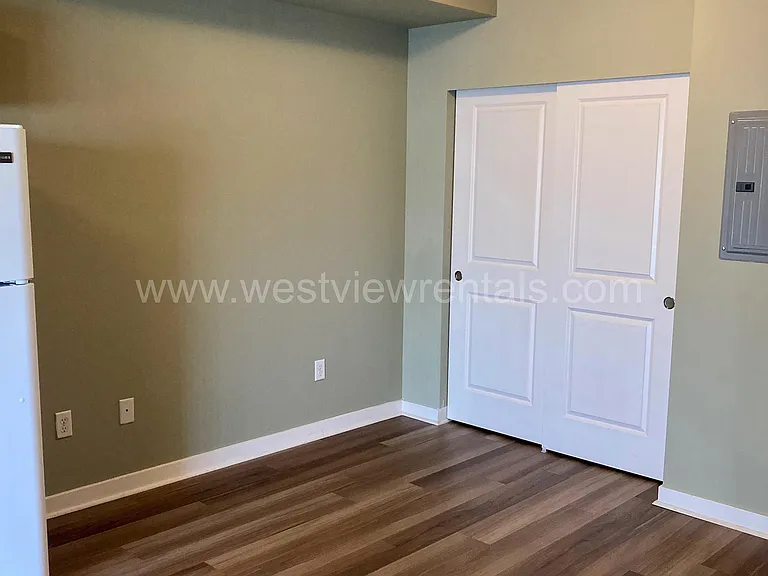 200 E Maple St — Photo 73