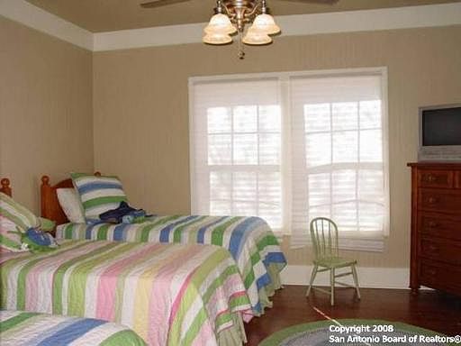 5th image of 1021 BUERGER LN