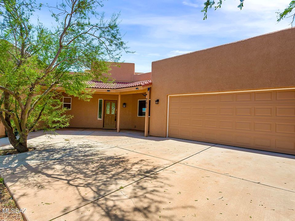 1st image of 700 E Valley View Trl
