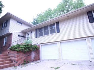 8448 Robinson St, Overland Park, KS 66212