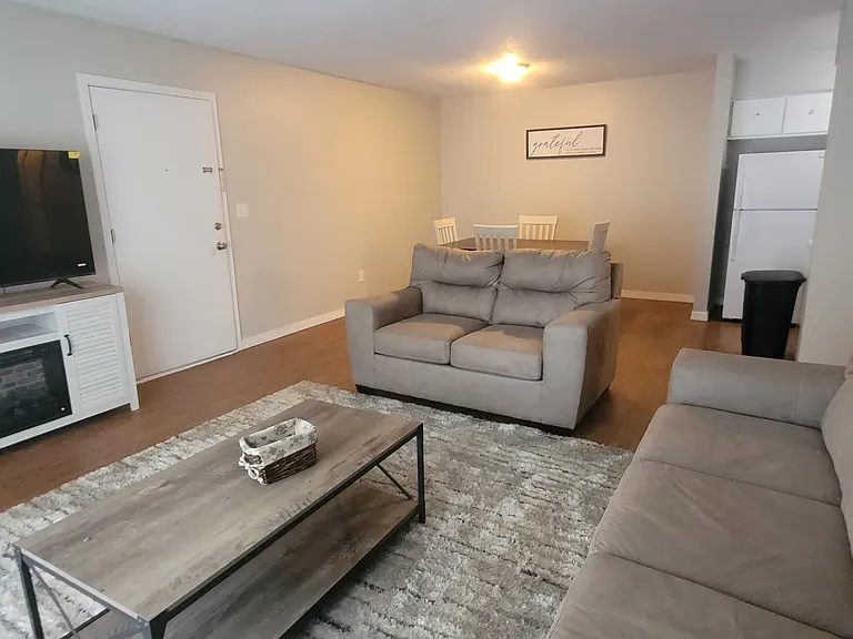 1215 N Main St #9 — Photo 9